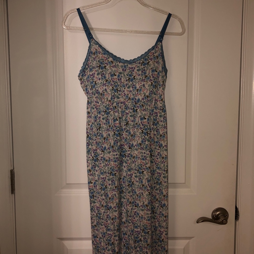 ESSENTIAL NURSING NIGHTGOWN (Medium)